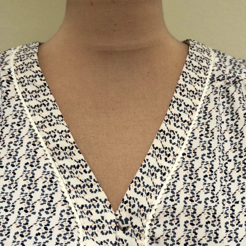 Anthropologie Skies Are Blue Blouse Size Small Cream Blue Print Bubble Sleeve